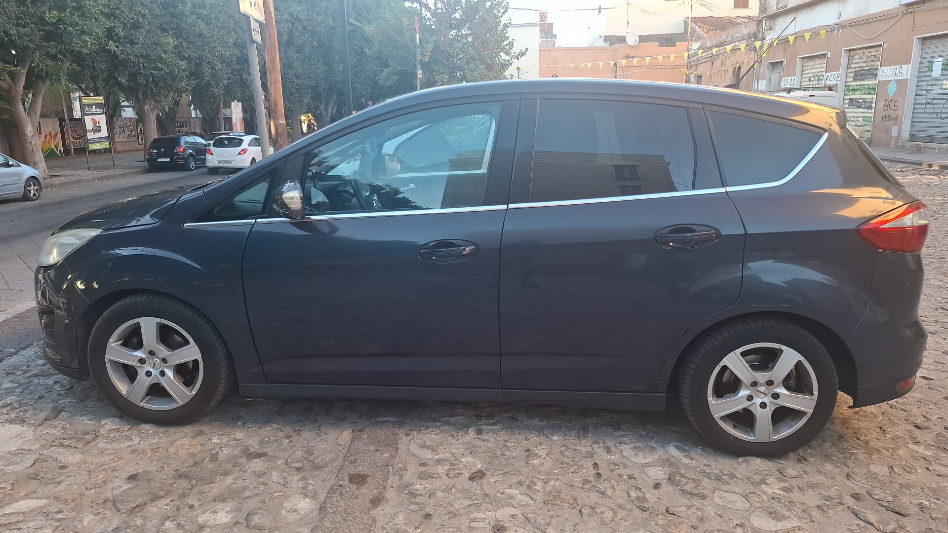 2011 FORD C-Max