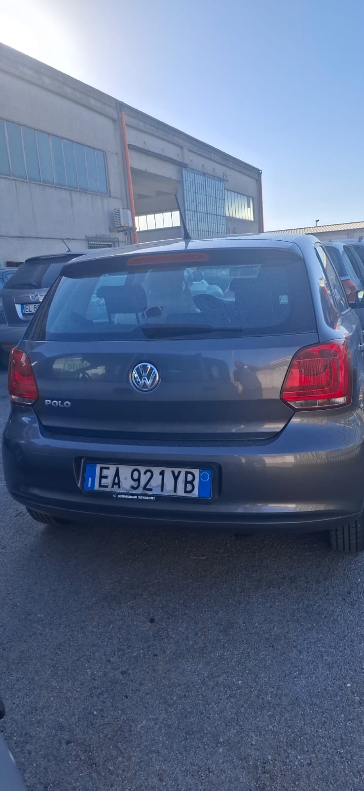 VOLKSWAGEN Polo